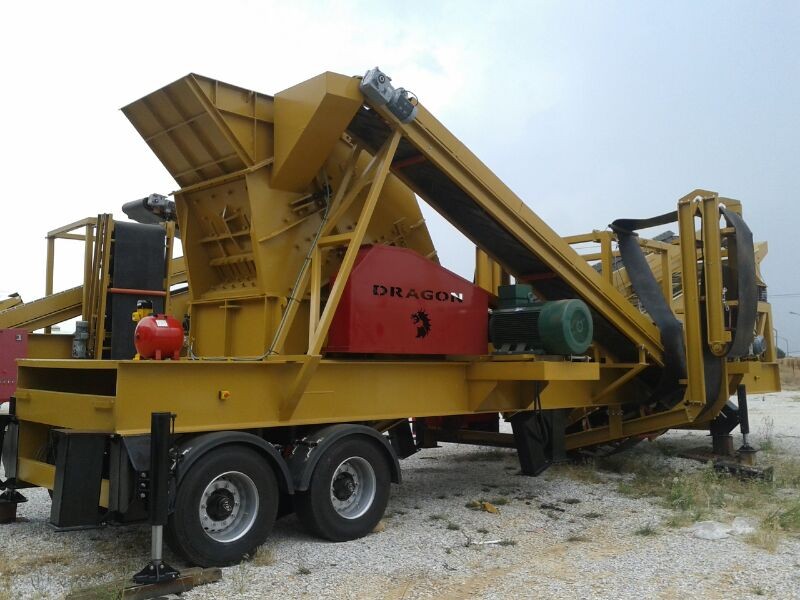 Mobile crusher with a capacity of 125 tons per hour