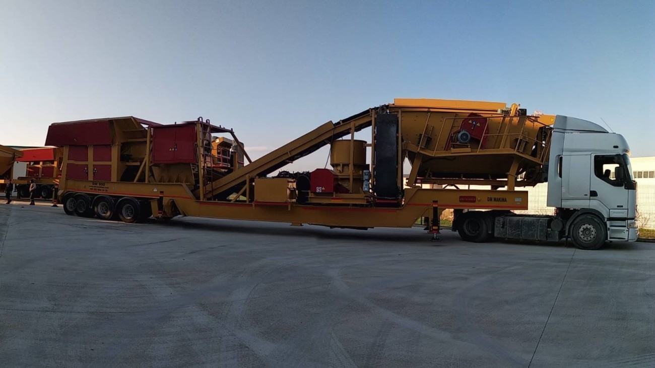 Mobile Stone Crushing Plant