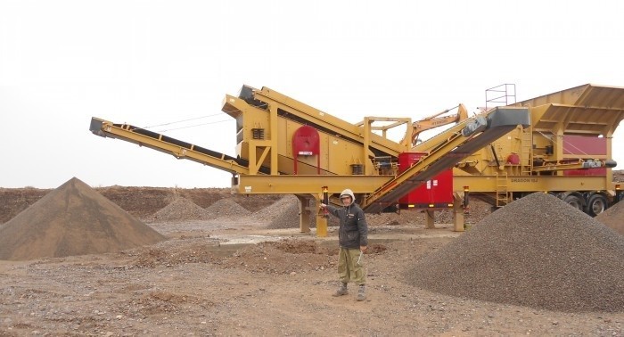 A second-hand mobile crusher