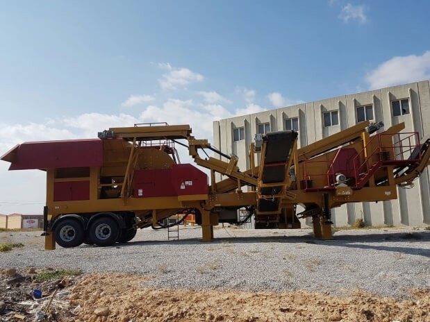 The 100 tons per hour mobile crusher