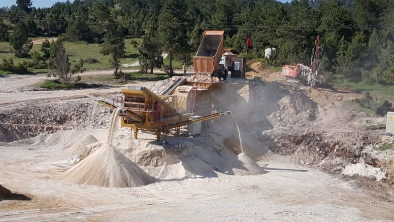 Mobile Secondary Crushing and Screening Plants