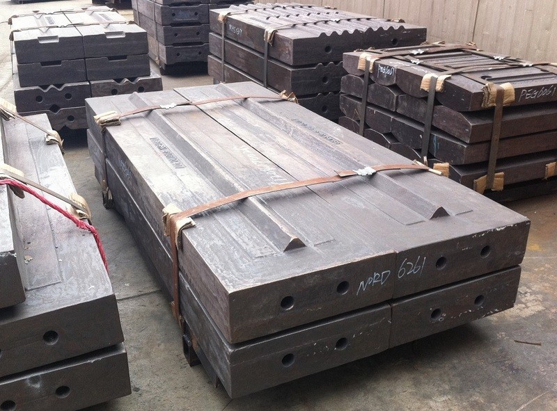 Palettes d’usure Sandvik en acier à haute teneur en manganèse À vendre