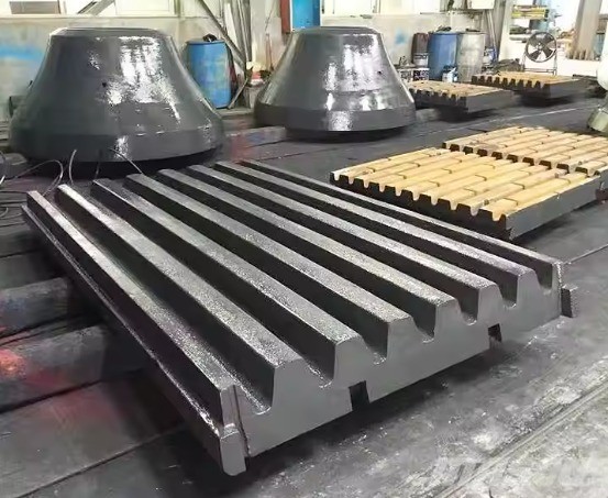 Why Should Chrome Cast Iron Pallets Be Used for Abrasive Materials?
