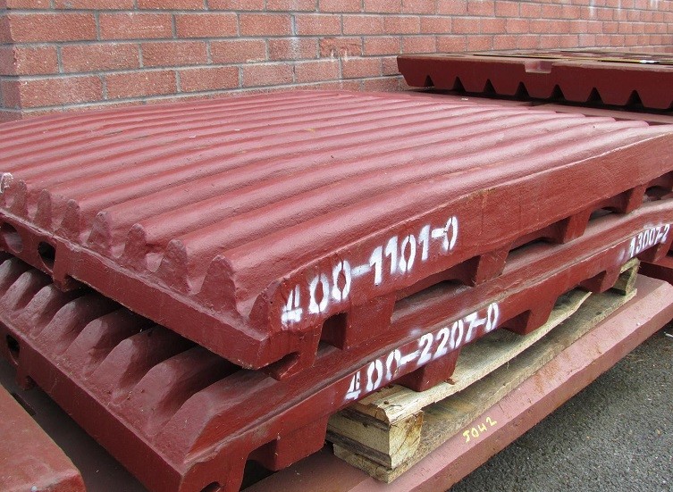 Differences between manganese casting pallet and chrome casting pallet