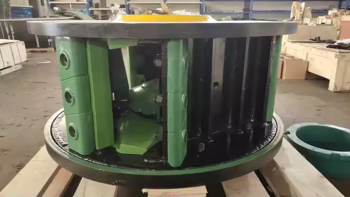 River Stone Crushing and Screening Plant Casting Internal Linings