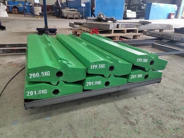 Advantages of Using Manganese Casting in Aggregate Production