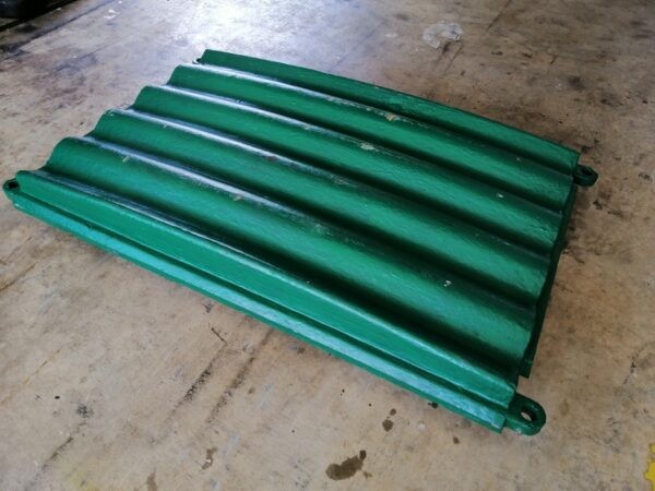 Manganese and Chrome Castings for Quartz Crushing and Screening Plants - DRG Crusher