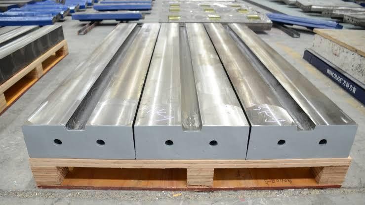 Long-Life Pallets for Closed-Circuit Crushers